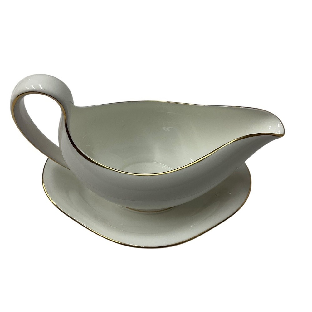 Wedgewood California Bone China Gravy Boat &‎ Underplate England Excellent